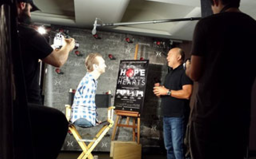 力克參演紀錄片《受》 情感真摯試映獲好評