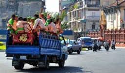 經營餐館老闆為宣教 金邊「織帳棚」締福音契機