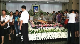 數千家庭教會基督徒雨中淚別林獻羔