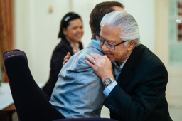 力克胡哲晤新加坡總統 亞州巡迴圓滿落幕