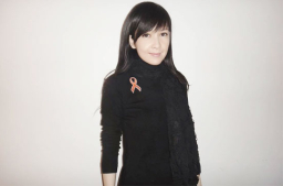 周慧敏響應世界愛滋病日 籲關愛患者