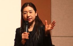 小敏講述馮小剛選用基督教詩歌奇妙經過