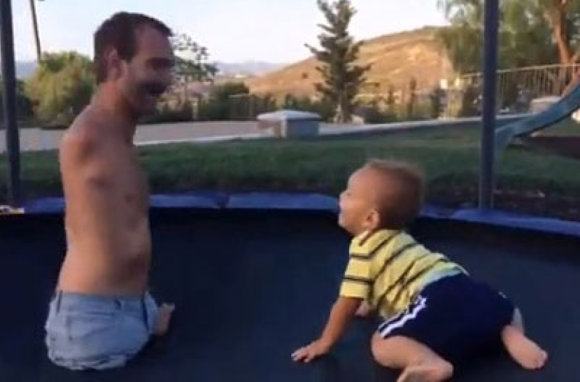 力克胡哲與兒子蹦床玩耍短片感人