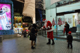 OM派發聖誕傳單 向「最富有的未得之地」分享救主耶穌