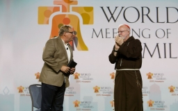 華理克牧師呼籲基督徒為家庭重新注入活力