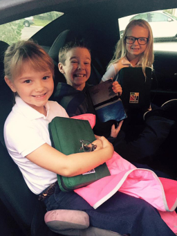 十萬名學生響應「帶聖經上學日」為主作見證