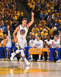 勇士隊創多項記錄 柯瑞402記三分球再破記錄