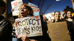 加州幼兒園強制學童上跨性別課 家長退學抗議