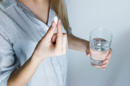 跨性別洗腦資訊氾濫 青少年網上買藥DIY變性