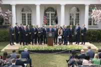 新冠病毒直迫美國 川普定國家祈禱日求上帝保護