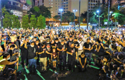 國安法壓港「六四」31周年悼念燭光遍地開花