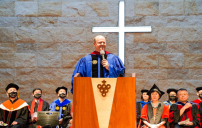 戴繼宗牧師接任華神院長 勉畢業生緊連主牧群羊