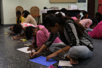 發展國兒童疫情下停課 老師社交群組錄音教學