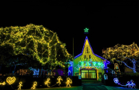 日本長崎縣教堂迎聖誕 掛漢字燈飾祈平安