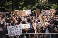 調查：教育下一代批判思考 掃除種族歧視