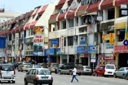 馬國單日感染破萬 宗派團體向貧困戶送暖