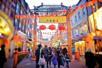 英國華人牧者成立「茶館」 冀港移民融入社群