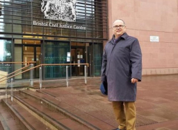 牧師街頭傳教遭票控 案件被駁回高呼勝利