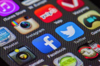 民調研社交媒體影響：4成上癮6成半籲監管