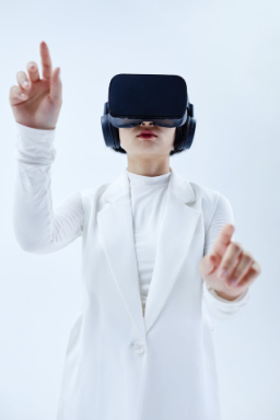 疫下信徒四散線上 「電子牧羊人」應用元宇宙概念實體牧養