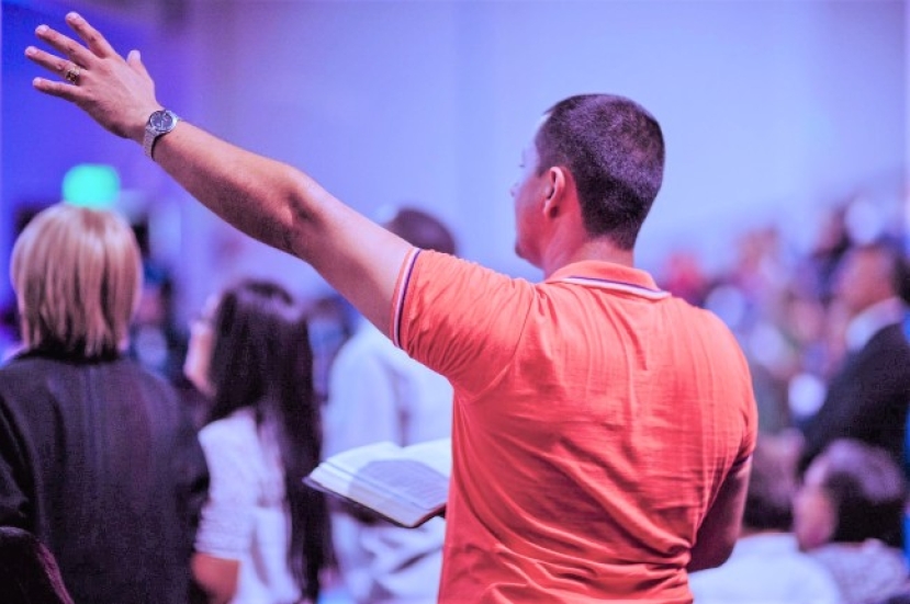 信仰與健康民調：愈參加崇拜 愈關注健康