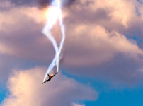 飛機險墜大海乘客勇救：上帝護航安降跑道