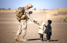 世界祖父母日：軍人長者憶述沙漠執勤趣事