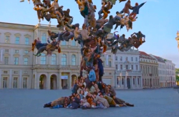 香港逾萬難民尋求庇護 教宗：移民不是入侵者