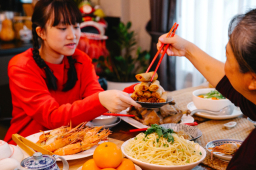 各地華人迎兔賀新歲 越南主教籲學生孝敬父母