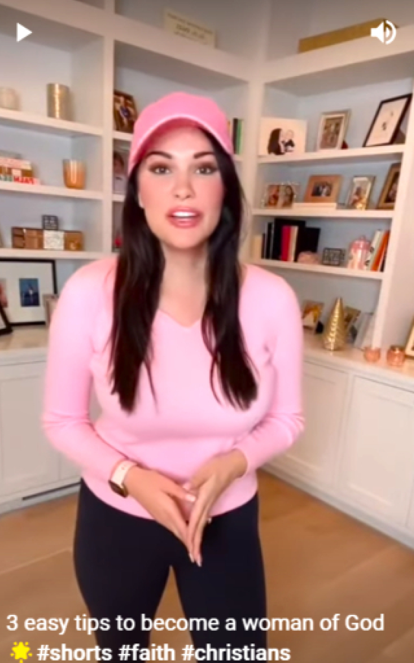 美國名模退出時裝界：雲彩衣裳不及上帝美