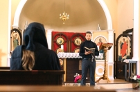 傳道模式應對現代挑戰:大型佈道與小組培訓的平衡