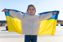 世界兒童人權日：烏克蘭少兒戰地化悲憤為積極