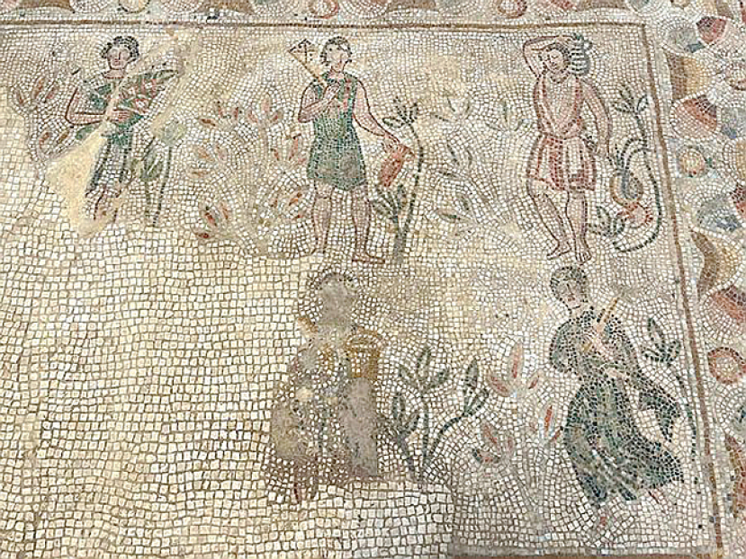 6世紀馬賽克「人物年曆」無袖男孩顯示炎熱8月