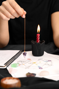 現代人尋求占卜算命：聖靈恩雨對抗靈性空洞