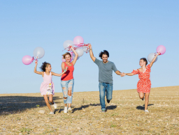 「國際家庭日」基督教機構呼籲社會守護家庭價值