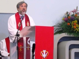 庞君华牧师68岁安息主怀 对卫理神学教育贡献良多