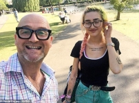 女兒戰勝憂鬱 BBC古董節目主持人從「不可知論」成為基督徒