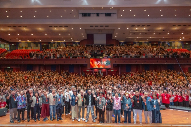 8千人聚吉隆坡 马来西亚烈火特会掀属灵复兴浪潮 