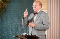 吳榮滁牧師剖析：AI時代下的釋經危機——「旁門」還是「正道」？