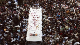 Pakistan's Bhutto Killed in Suicide Bomb Attack
