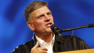 Franklin Graham Closes 3rd Brazilian Festival with Over 25,000