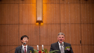 Franklin Graham Ministers to 10,000 in China