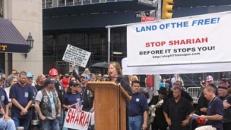 Hundreds Rally Against 'Sharia Mosque' Near Ground Zero