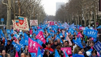 Half Million French Rally in Paris Against Legalizing Same-Sex Marriage