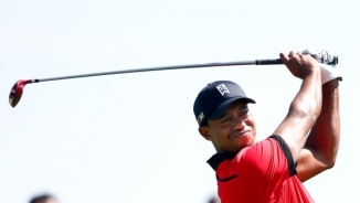 Tiger Woods Back Injury at Barclays 2013, Falls to Knees Video