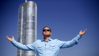 Nik Wallenda Thanks God After Completing Tightrope Walk in Chicago, Reveals Next Stunt (Video, Photo)