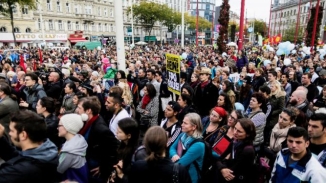 Thousands March in Vienna to Show Support for Syrian Refugees