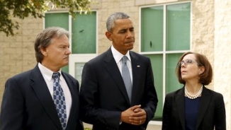 President Obama Visits Families of Oregon Shooting Victims Despite Protests 