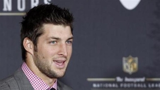 Tim Tebow Weighs In on Colin Kaepernick's Protest