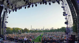 Evangelistic festival in NYC by Luis Palau drew 60,000, marking a historic moment